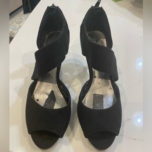 Open toe black stiletto pumps